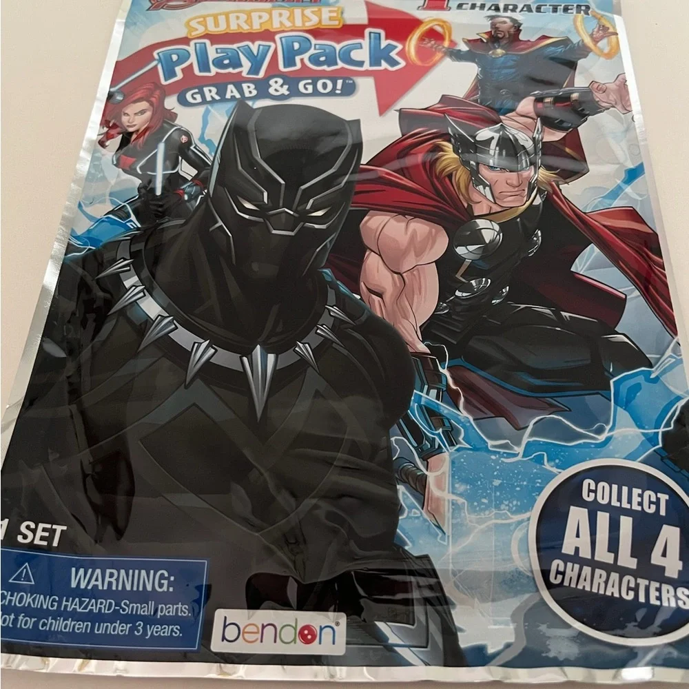 Bendon Marvel Surprise Play Pack Grab & Go - Black and Red